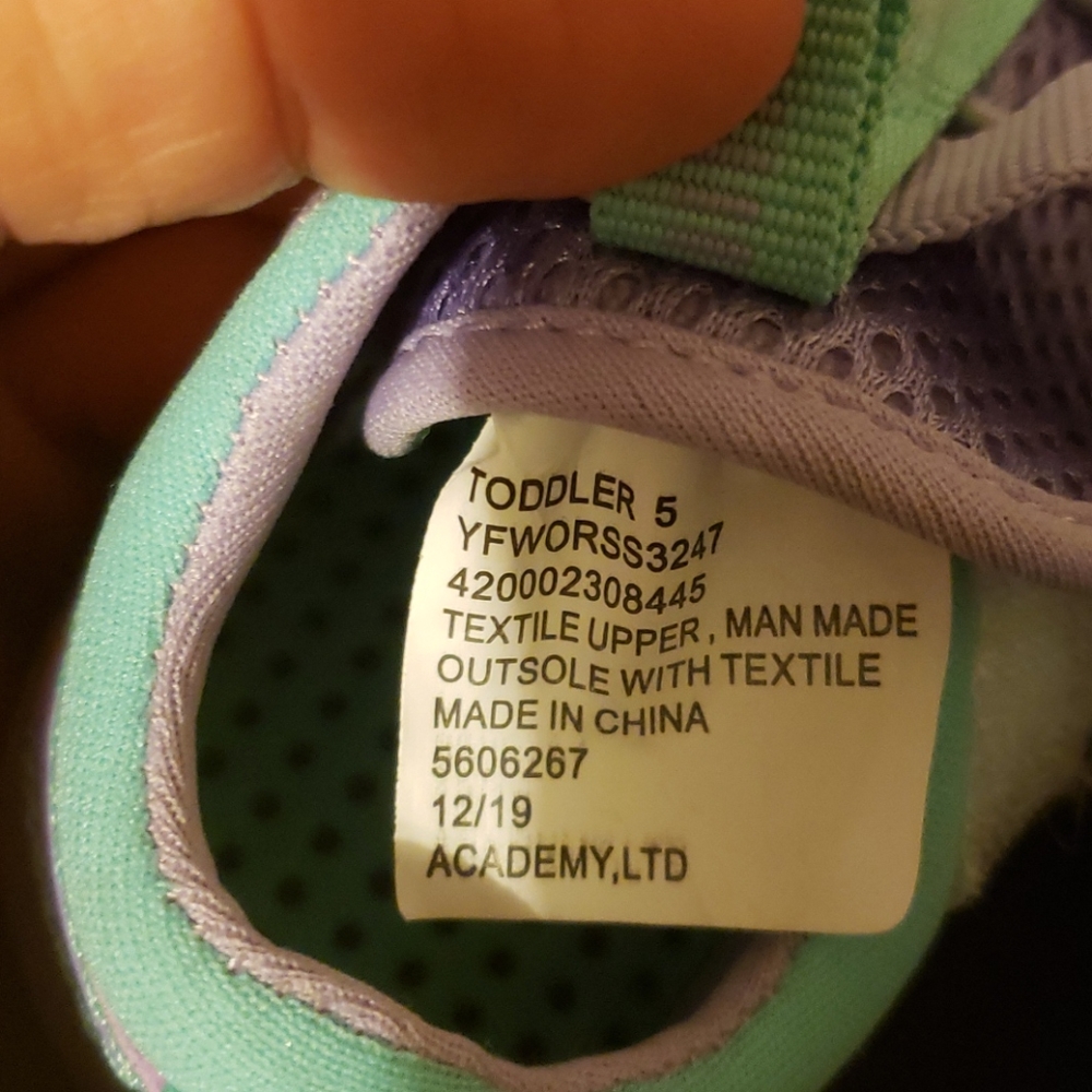 Kid Shoes - Picture 5 of 7